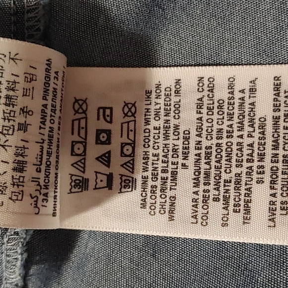 💚Guess Women's Denim sleeveless shirt - Picture 9 of 9